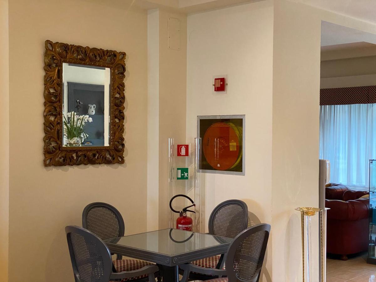 דסנזאנו דל גארדה Hotel Estee מראה חיצוני תמונה