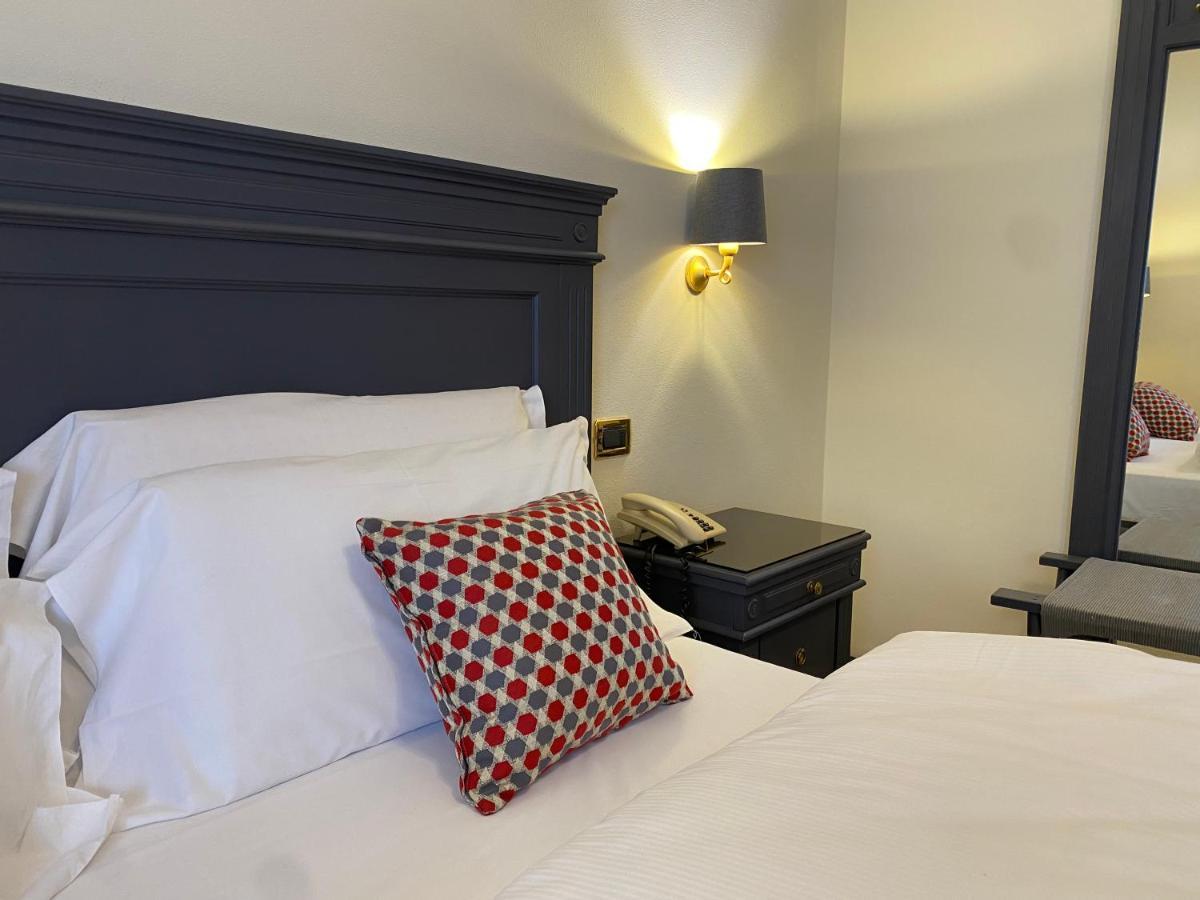 דסנזאנו דל גארדה Hotel Estee מראה חיצוני תמונה