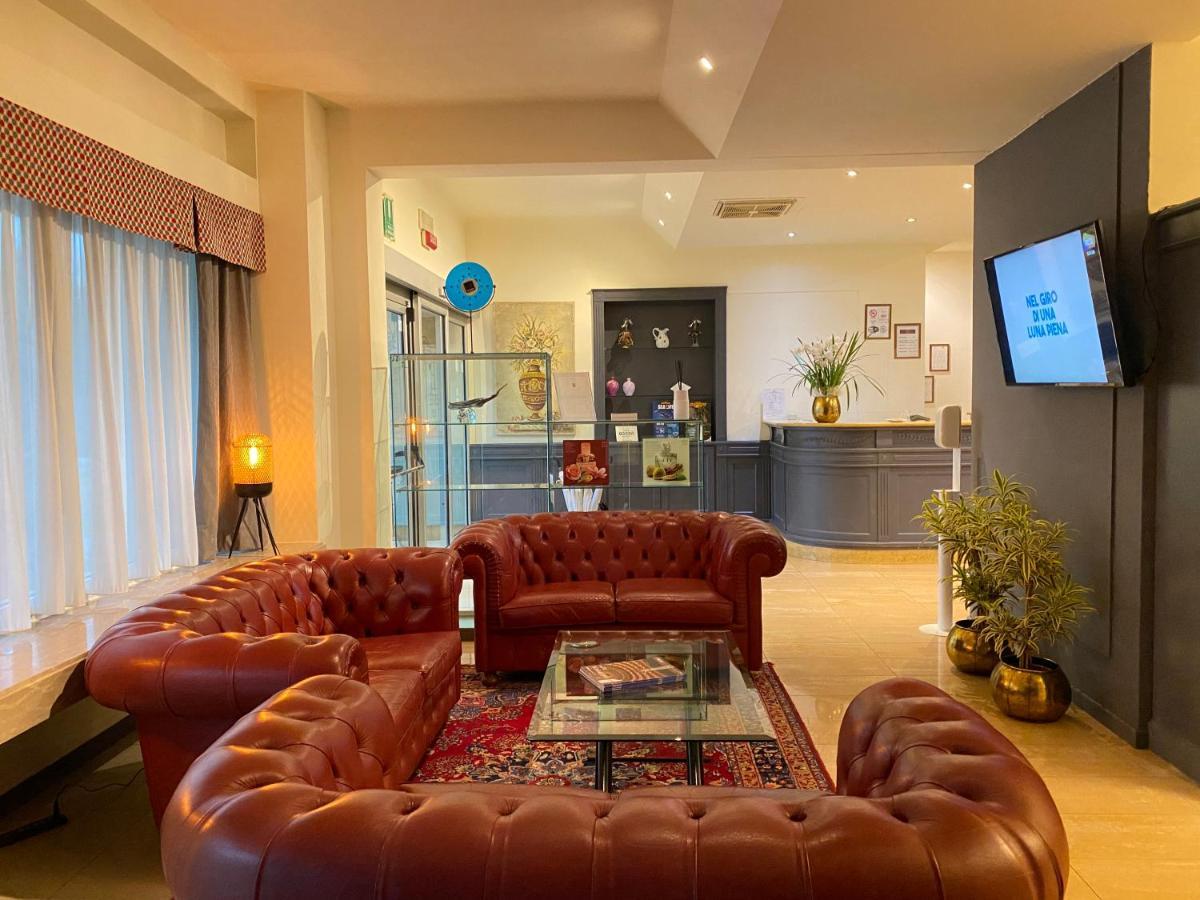 דסנזאנו דל גארדה Hotel Estee מראה חיצוני תמונה