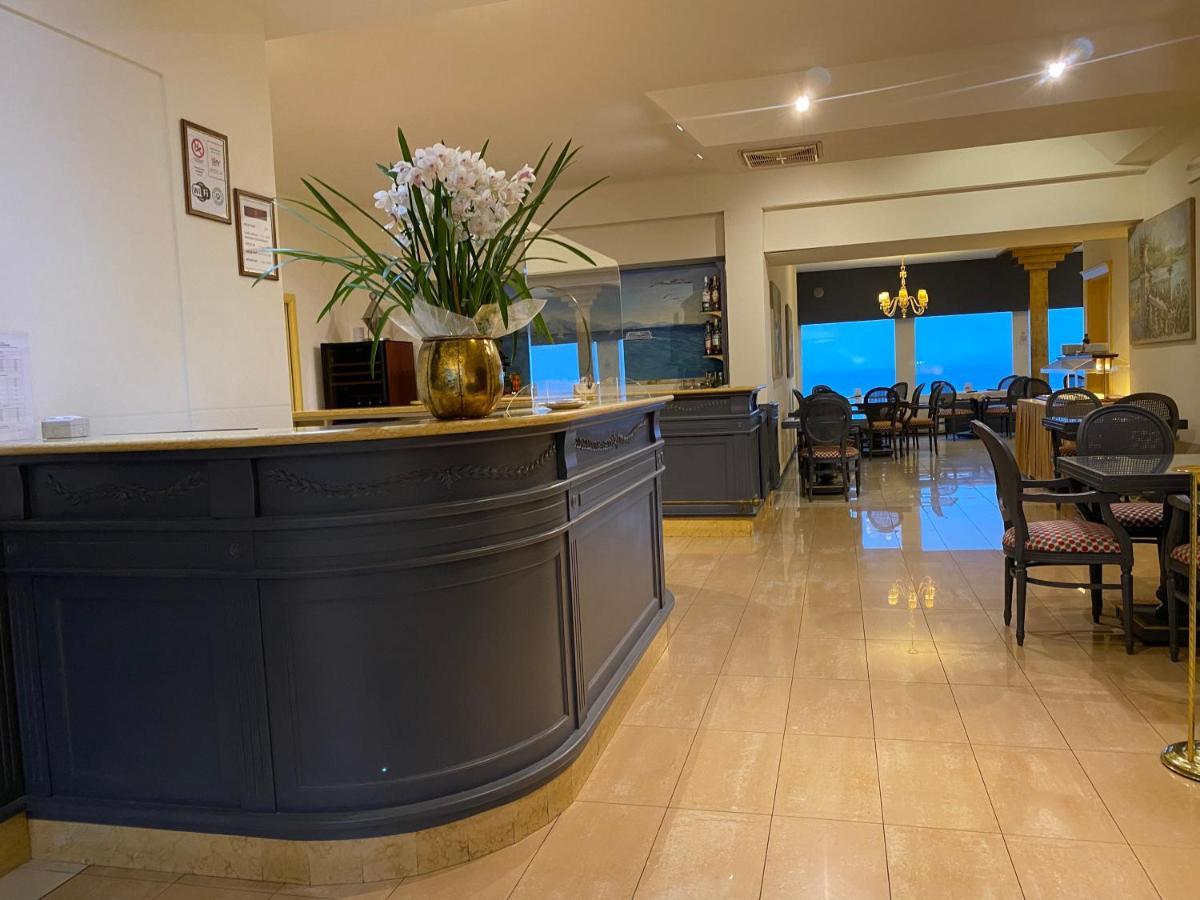 דסנזאנו דל גארדה Hotel Estee מראה חיצוני תמונה