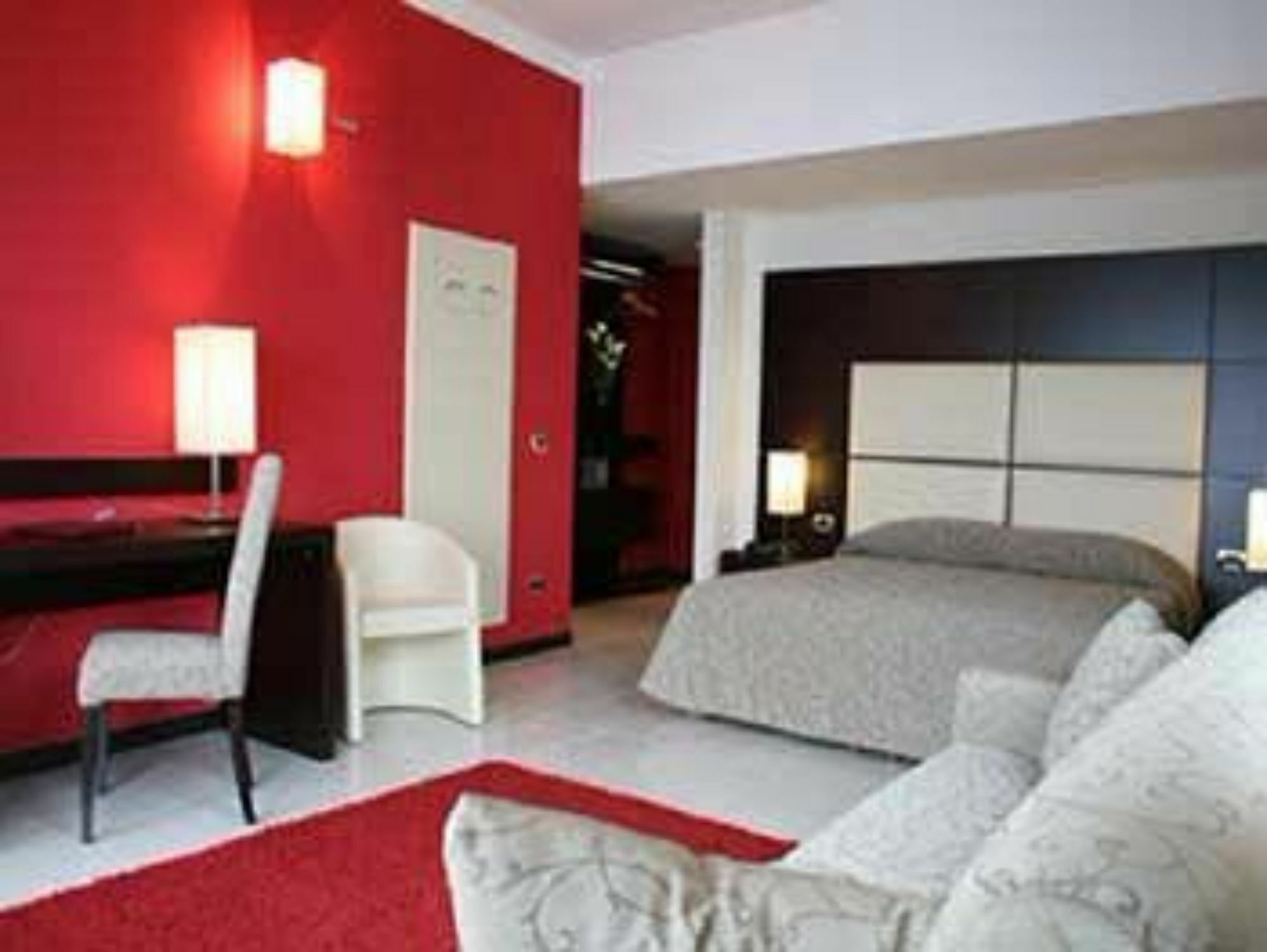 דסנזאנו דל גארדה Hotel Estee מראה חיצוני תמונה